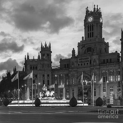 Plaza de Cibeles Fountain Madrid Spain by Pablo Avanzini Plaza de Cibeles Fountain Madrid Spain by Pablo Avanzini